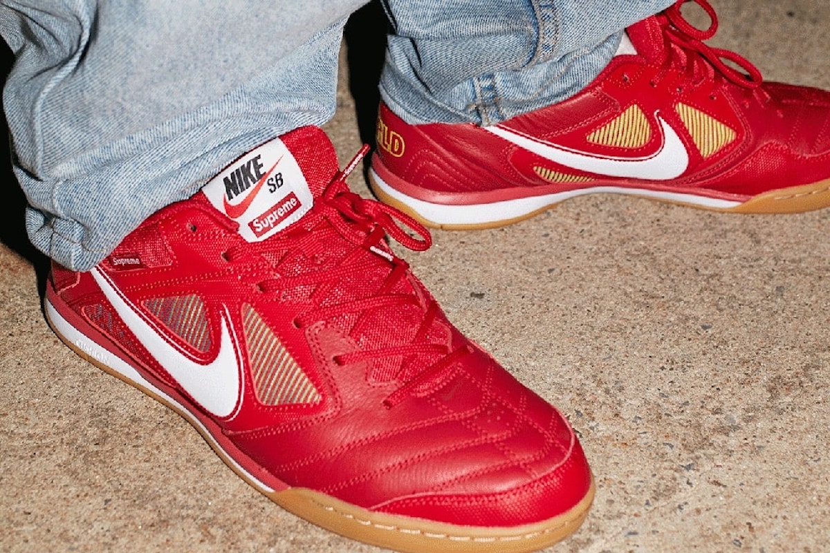 supreme x nike sb gato